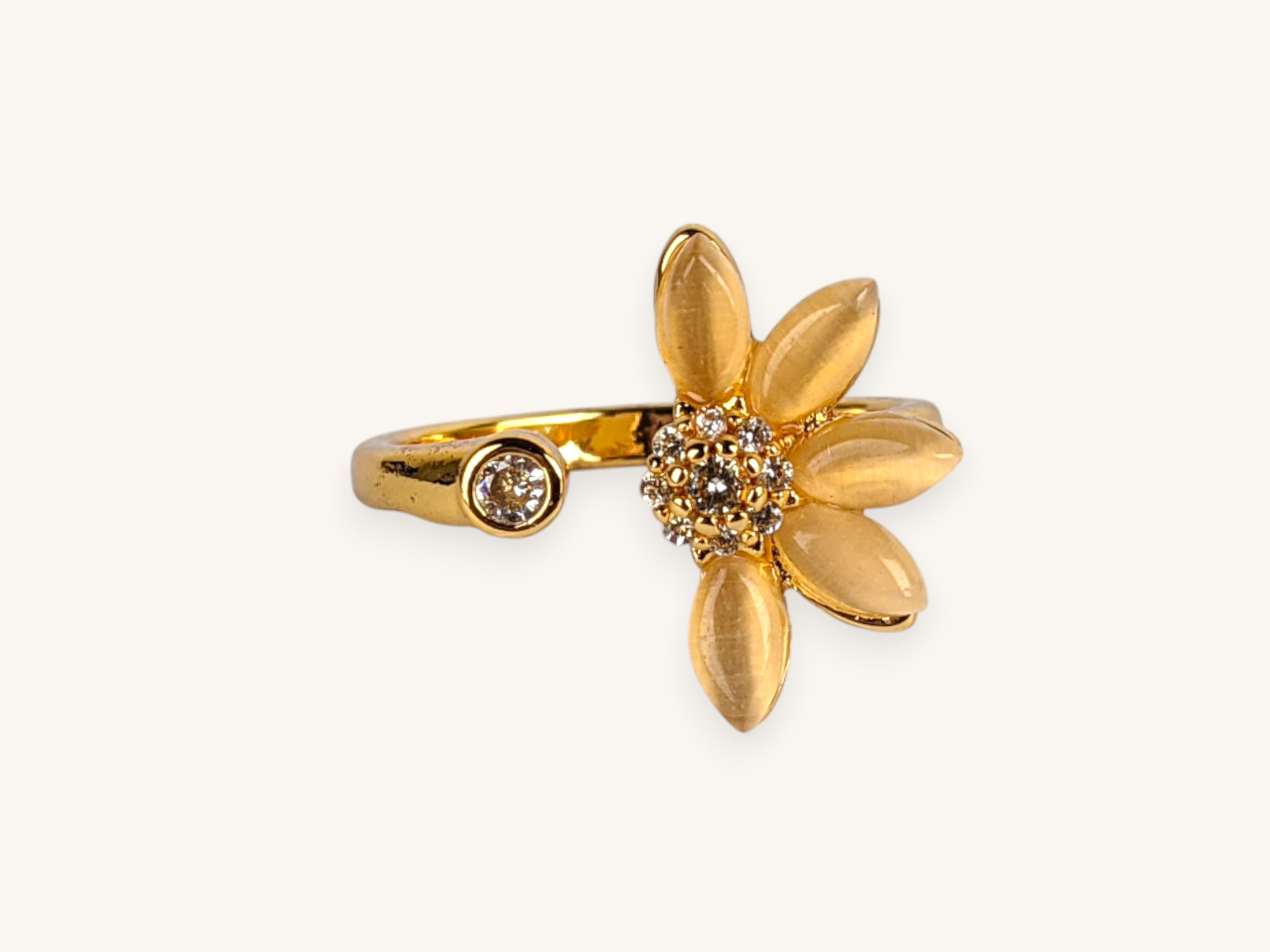 Golden Ring Leaf Stone (Free Size)